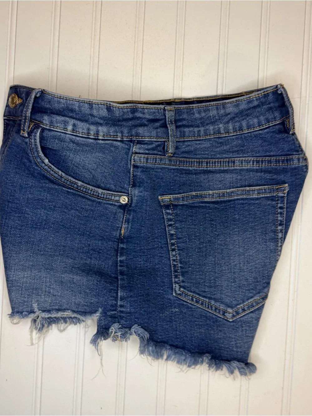 Zara High Rise Denim Jean Shorts size 6 Raw Hem Distressed